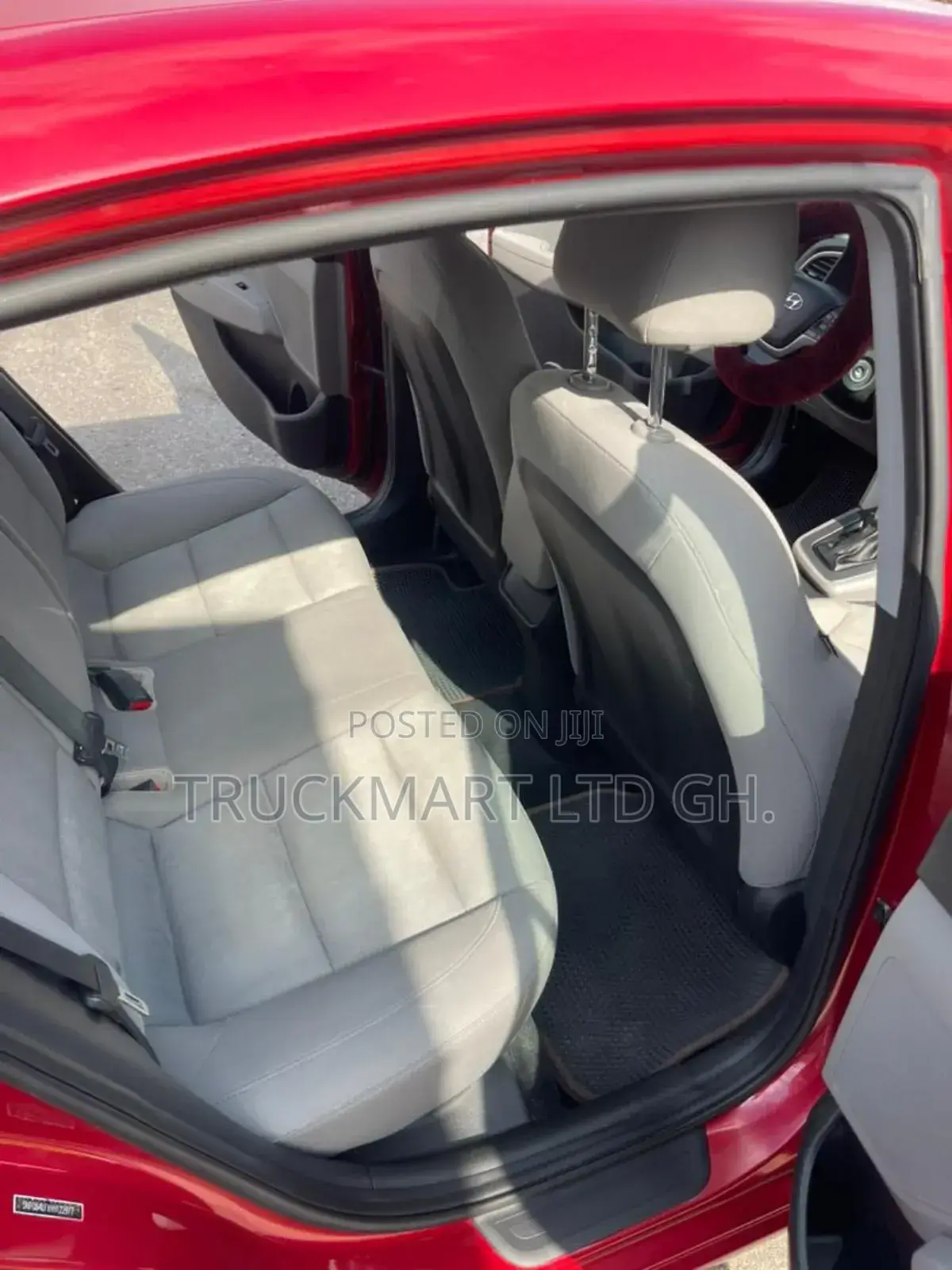 Hyundai Elantra SE Sedan FWD (2.0L 4cyl 6M) 2017 Red