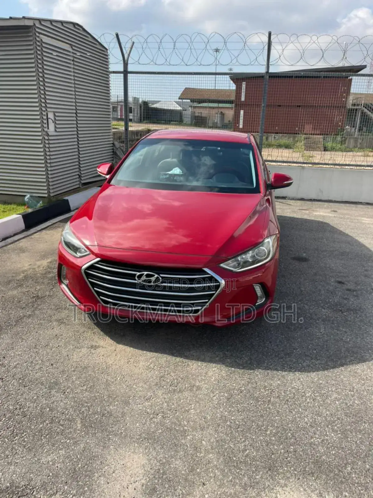 Hyundai Elantra SE Sedan FWD (2.0L 4cyl 6M) 2017 Red