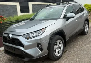 Toyota RAV4 2021 Silver