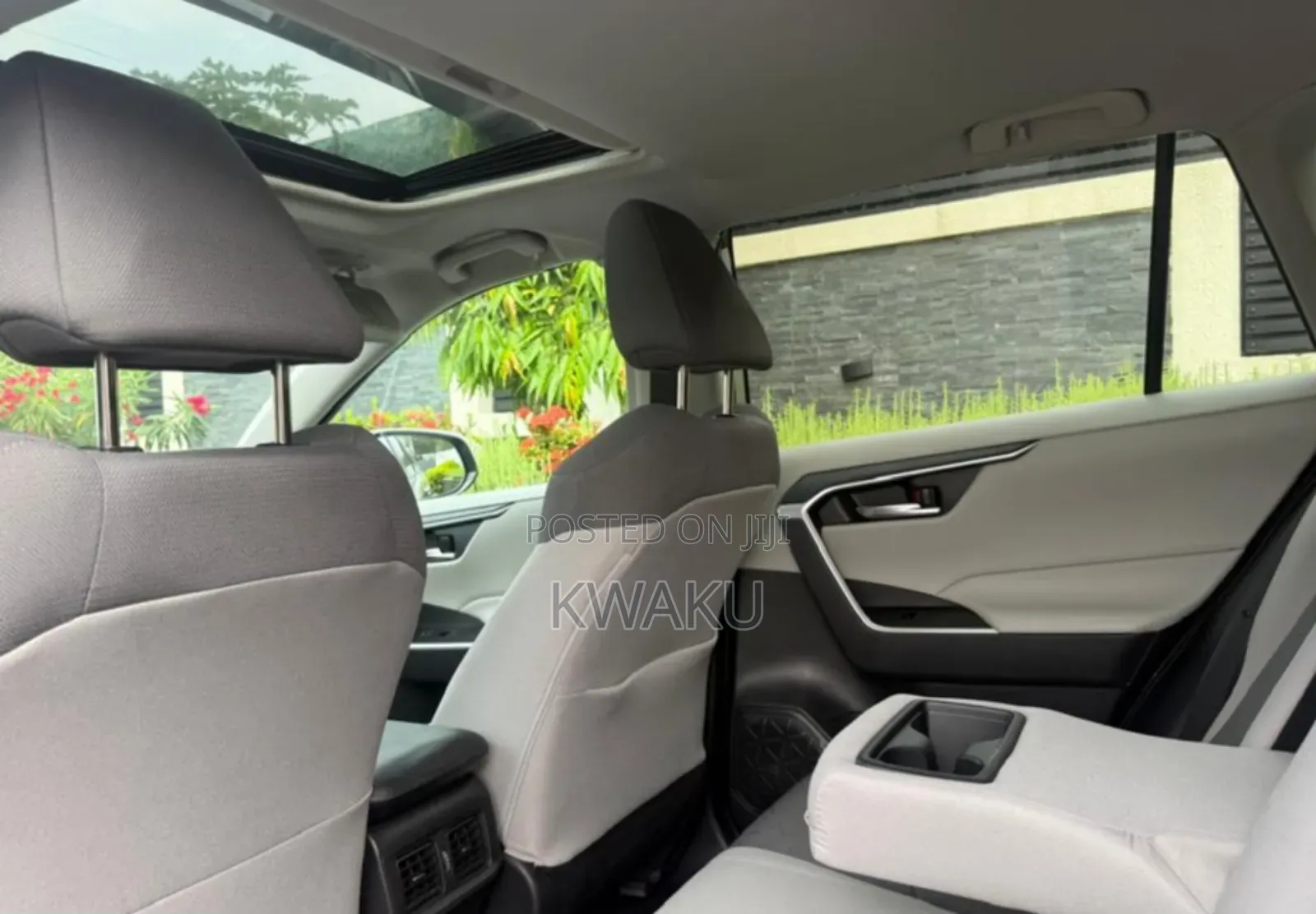 Toyota RAV4 2021 Silver