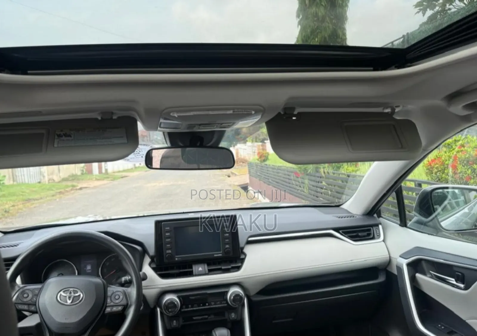 Toyota RAV4 2021 Silver