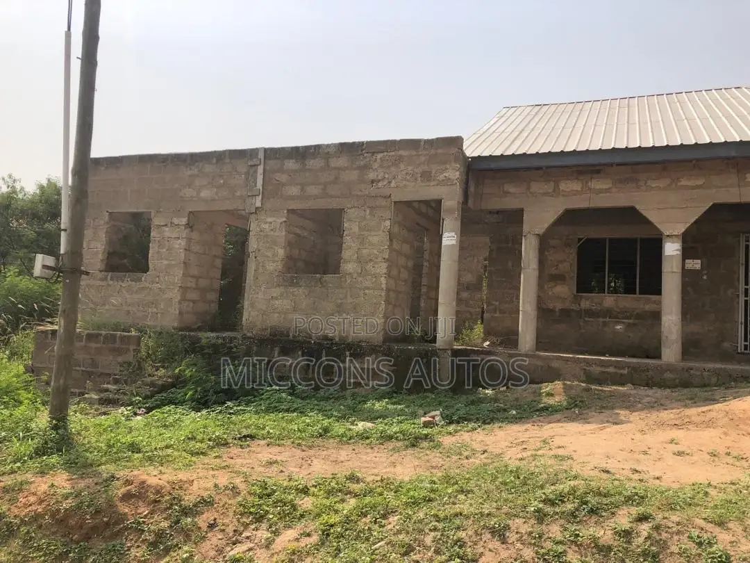 4bdrm House in 2 Bedrooms And 2, NIC for sale