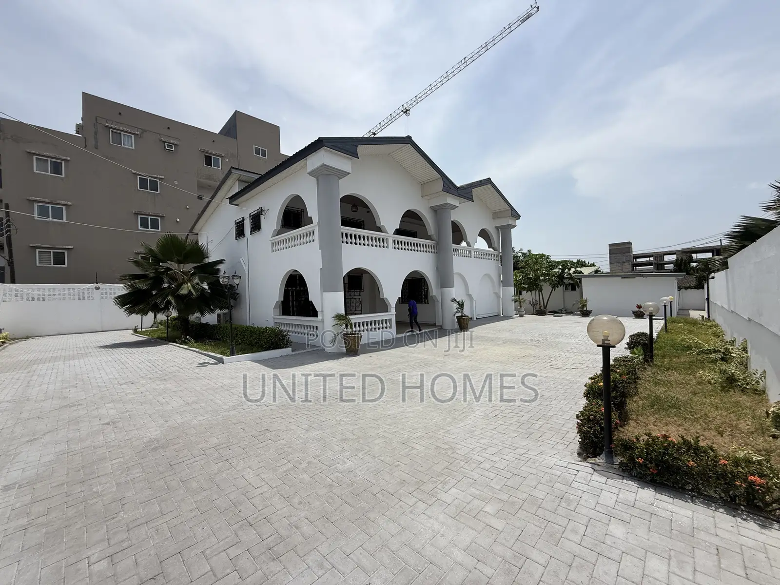 7bdrm House in Labone for rent