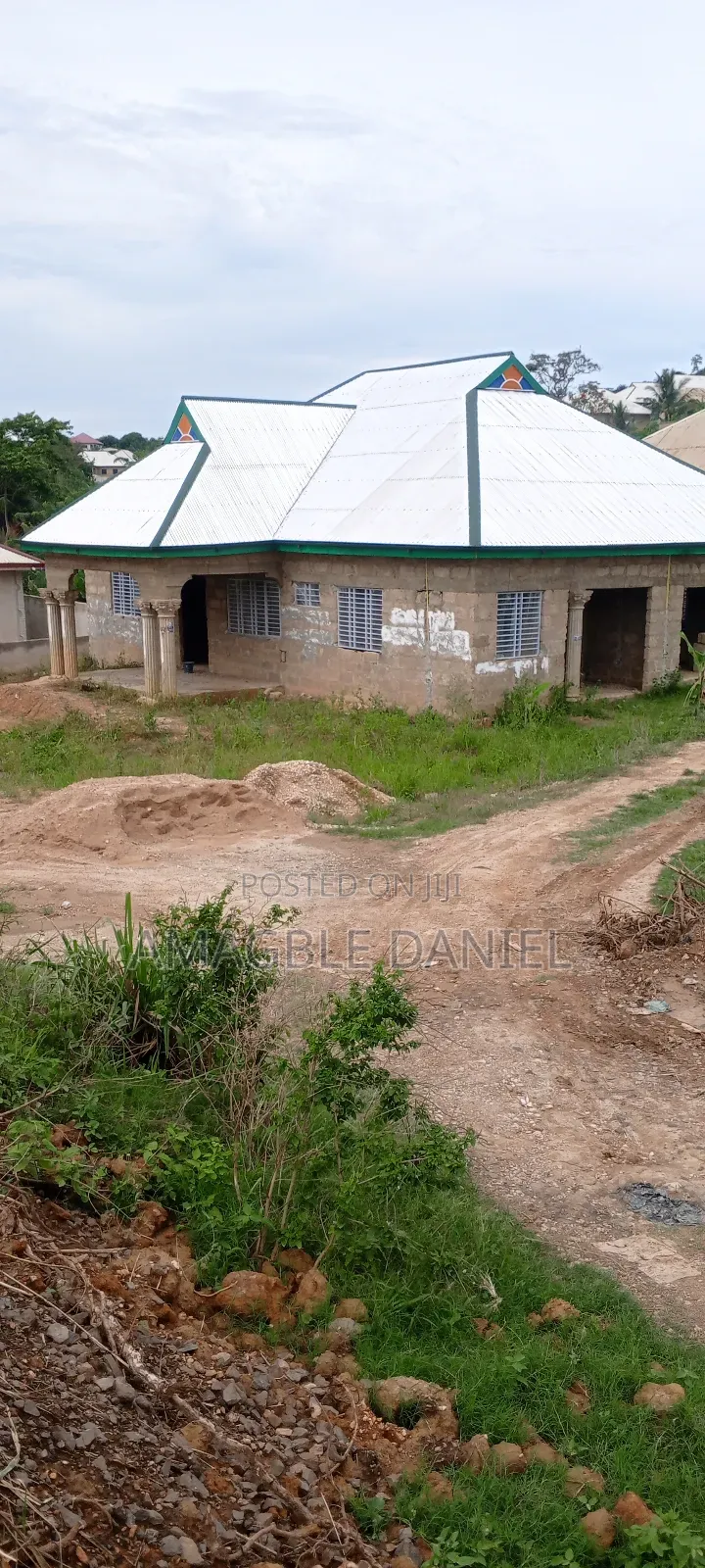 4bdrm House in Oboasi, Adansi North for sale
