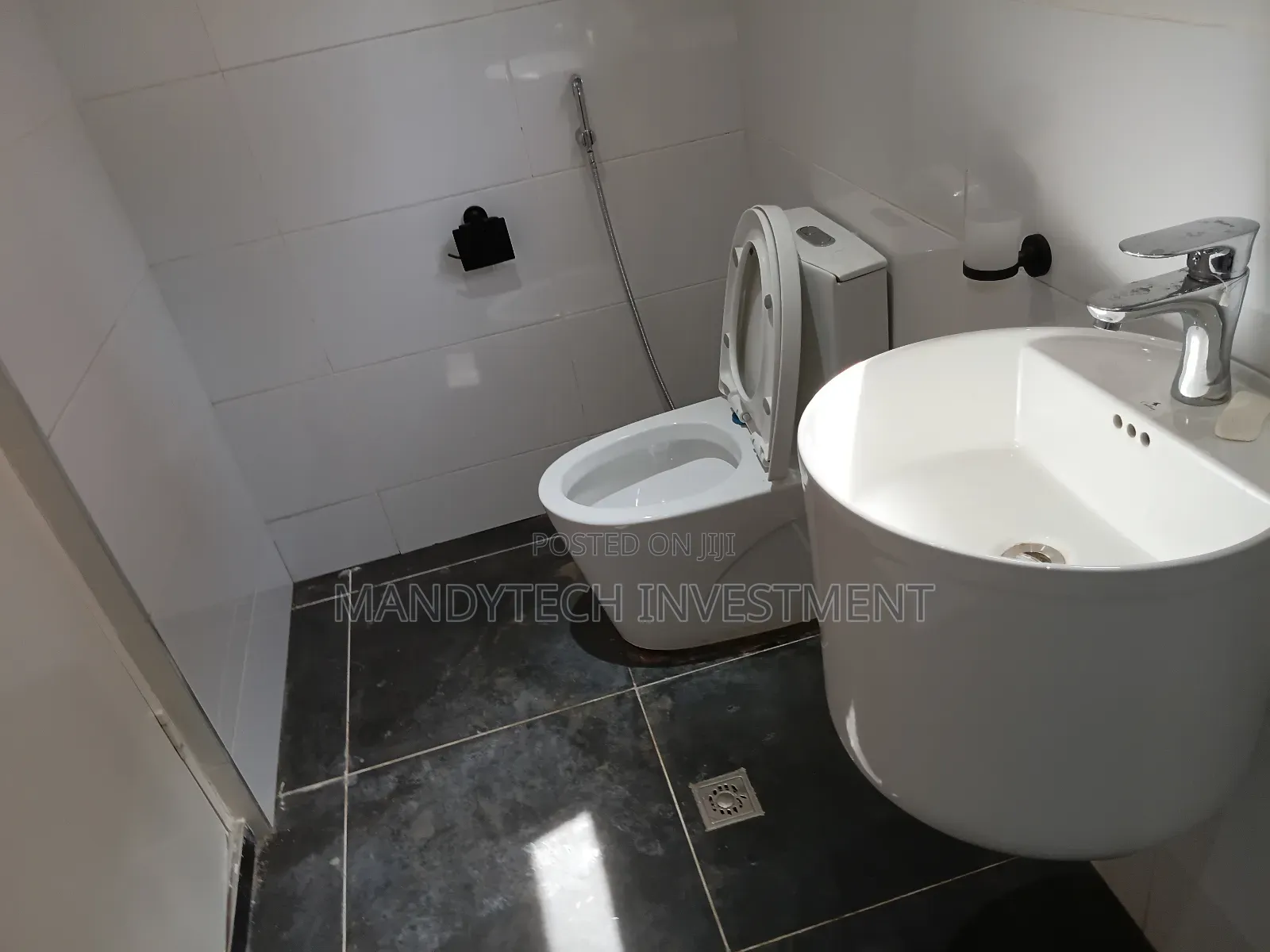 Furnished 5bdrm Duplex in Nmai-Dzorn for sale