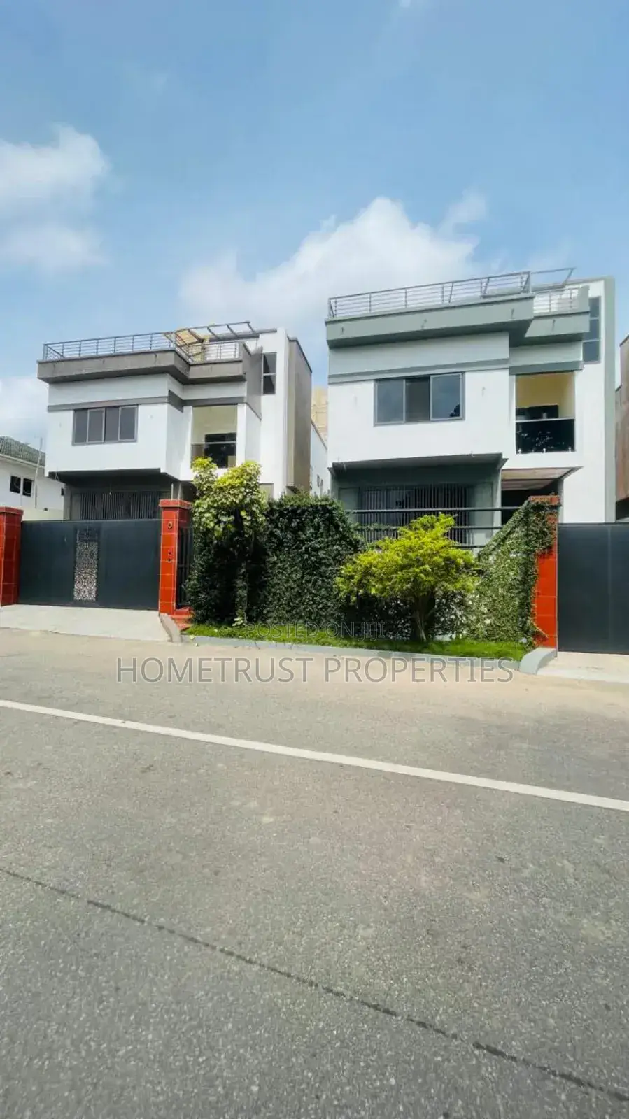 4bdrm Duplex in Aburi Peduase for sale