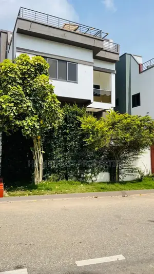 4bdrm Duplex in Aburi Peduase for sale
