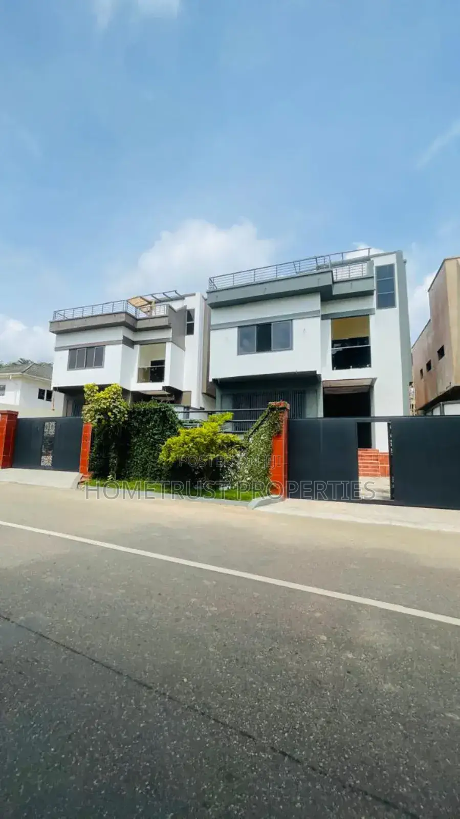 4bdrm Duplex in Aburi Peduase for sale