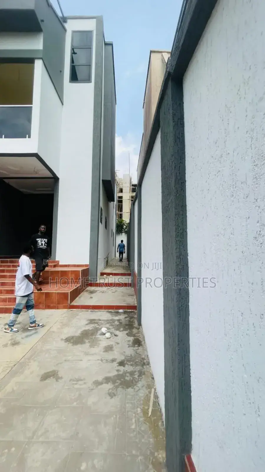 4bdrm Duplex in Aburi Peduase for sale