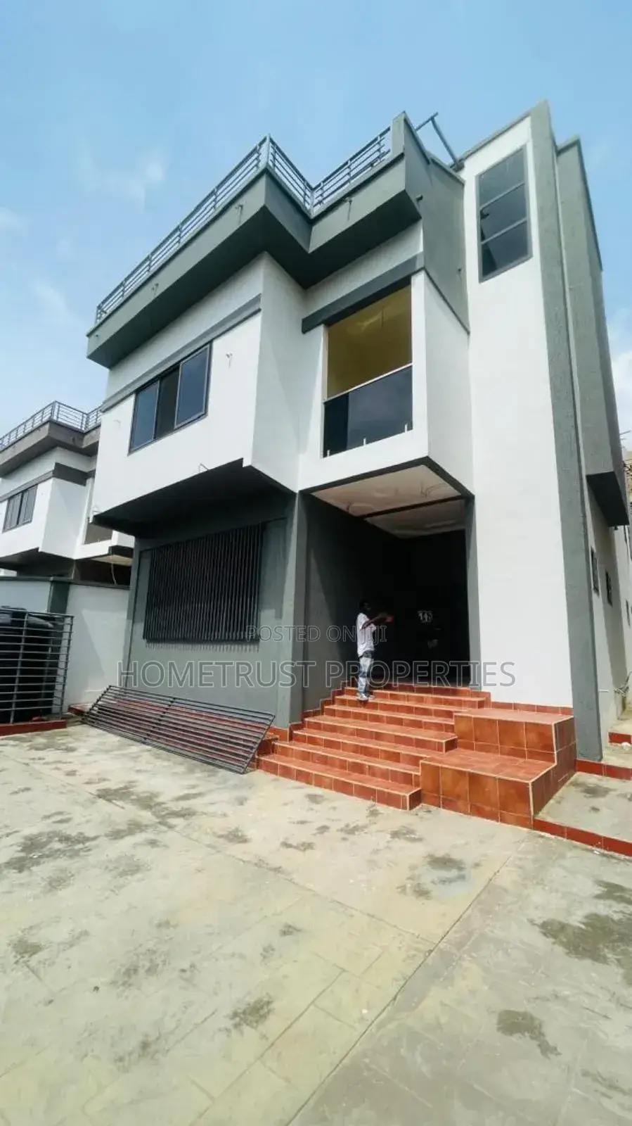 4bdrm Duplex in Aburi Peduase for sale