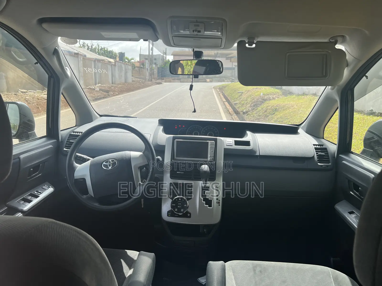 Toyota Voxy 2012 Black