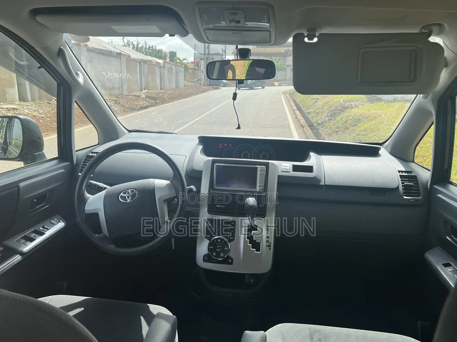 Toyota Voxy 2012 Black