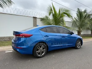 Hyundai Elantra Limited Sedan FWD (2.0L 4cyl 6A) 2017 Blue