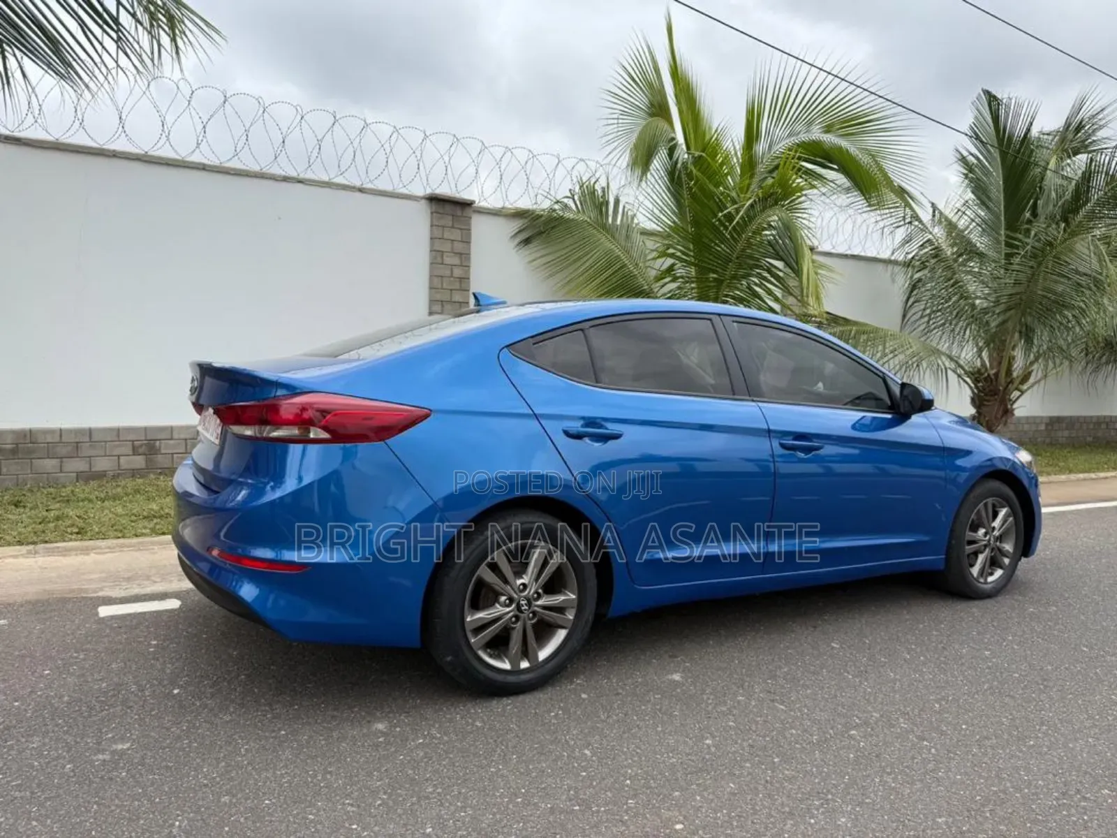Hyundai Elantra Limited Sedan FWD (2.0L 4cyl 6A) 2017 Blue