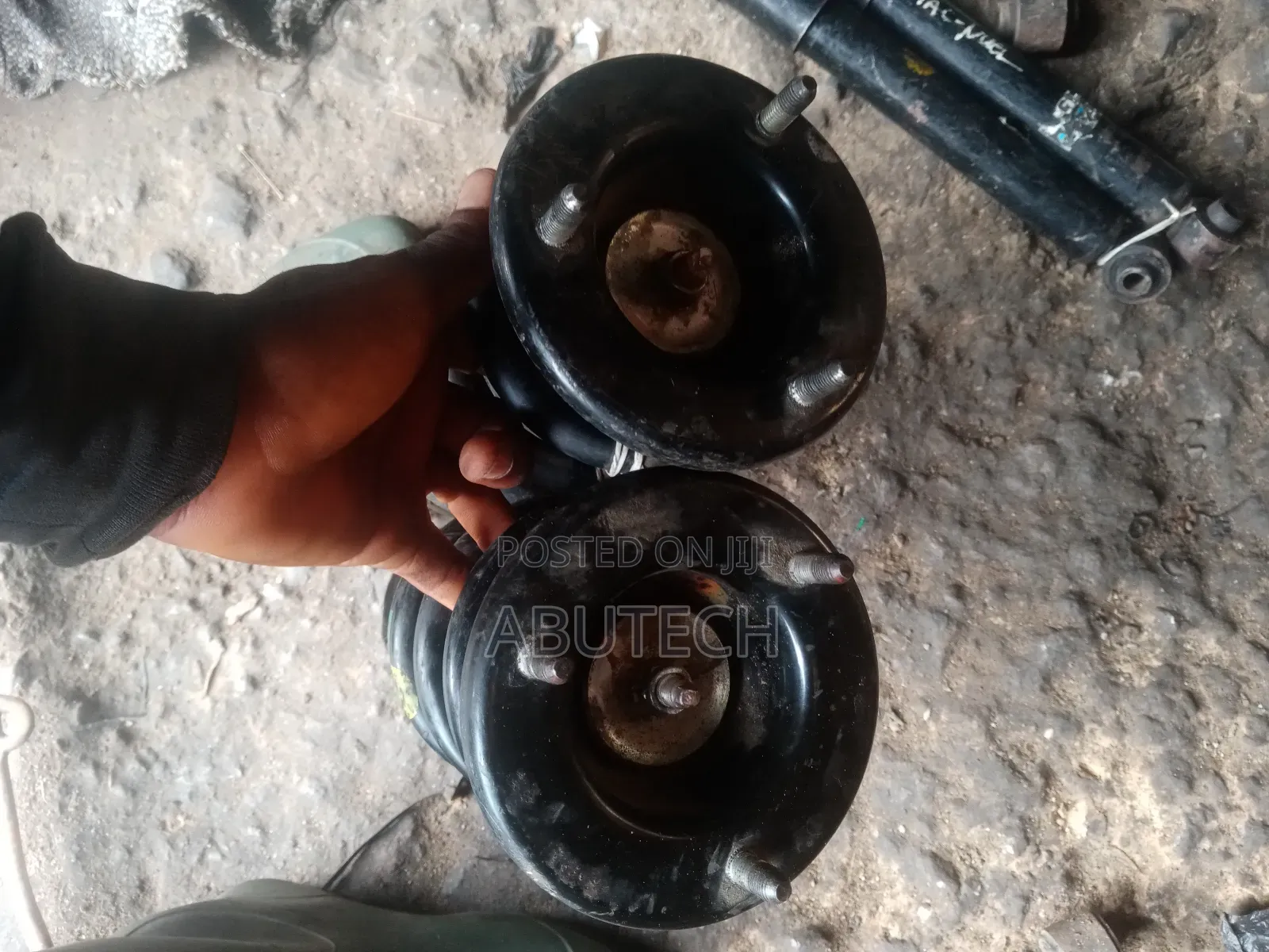 Front Shock Mitsubishi L 200 2010, 2012, 2015, 2017