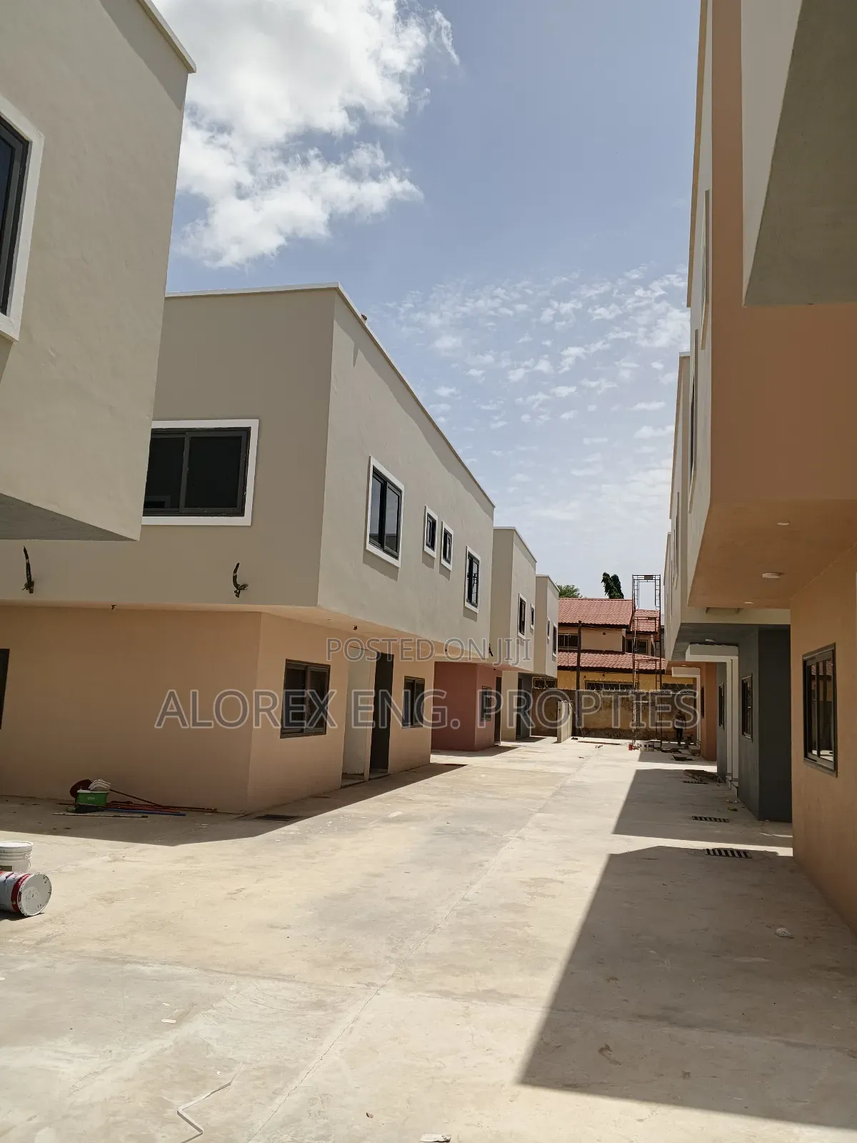 3bdrm Townhouse/Terrace in $160,000, SDA Area for sale