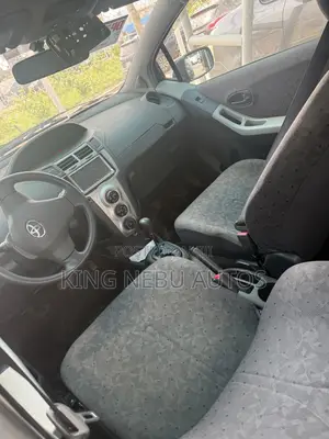 Toyota Vitz 1.3 AWD 5dr 2010 Black