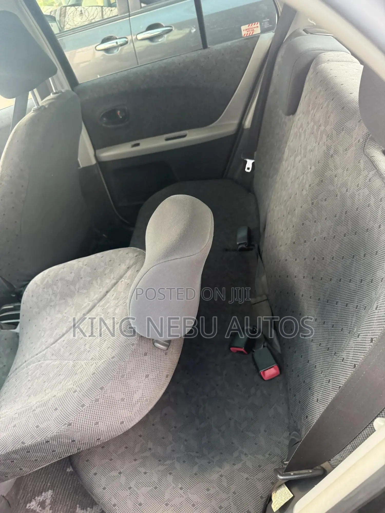 Toyota Vitz 1.3 AWD 5dr 2010 Black