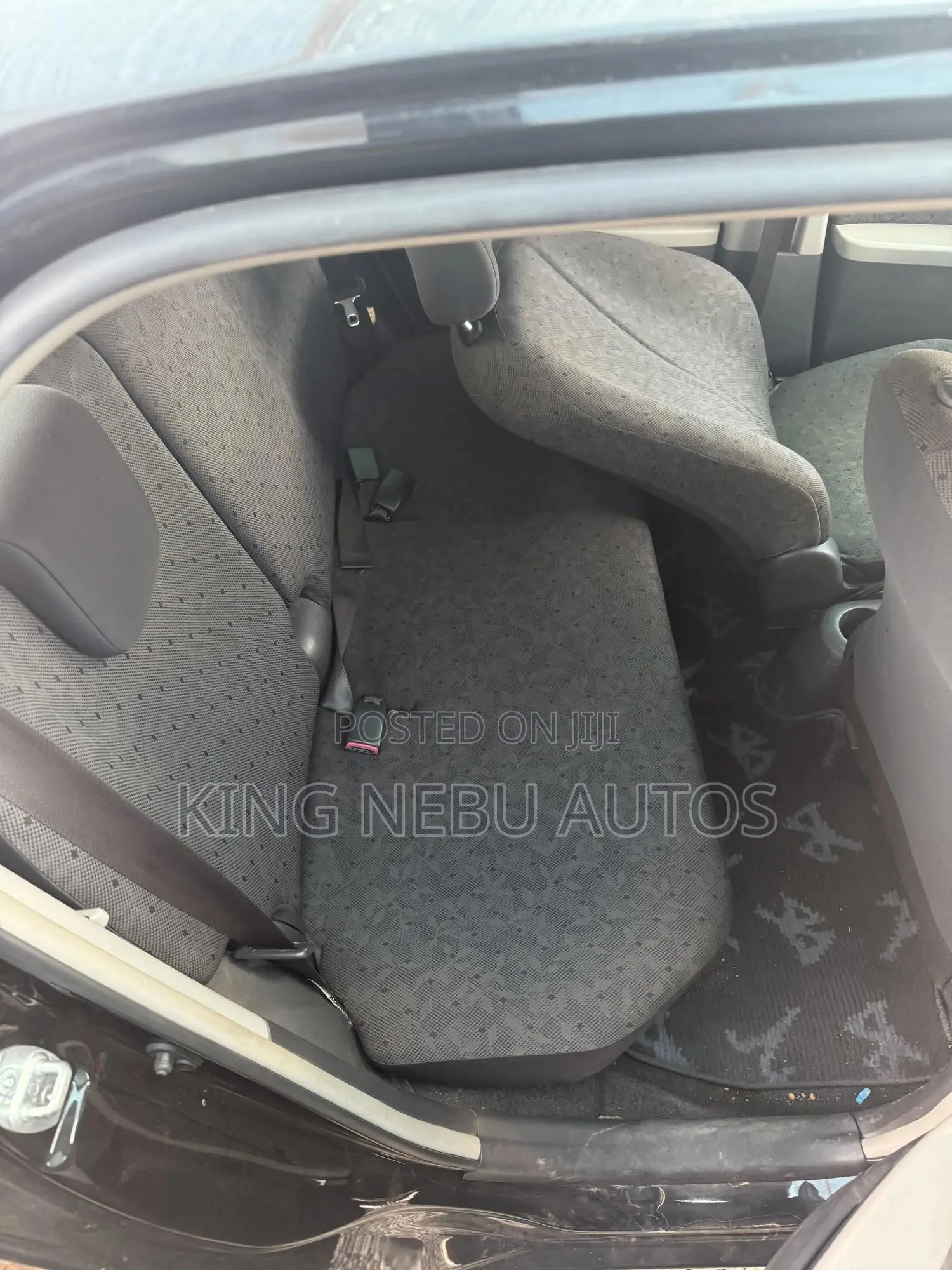 Toyota Vitz 1.3 AWD 5dr 2010 Black