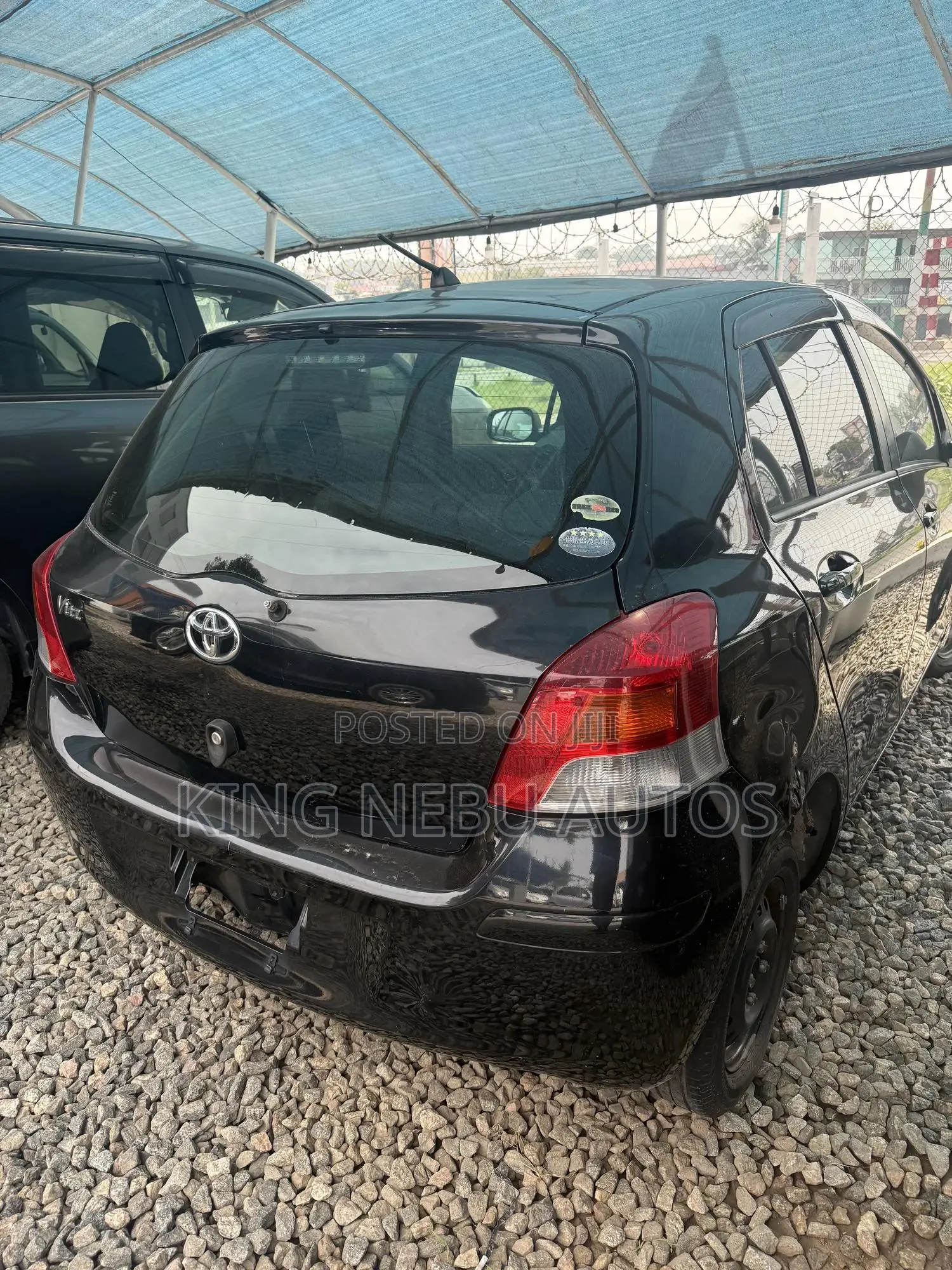 Toyota Vitz 1.3 AWD 5dr 2010 Black