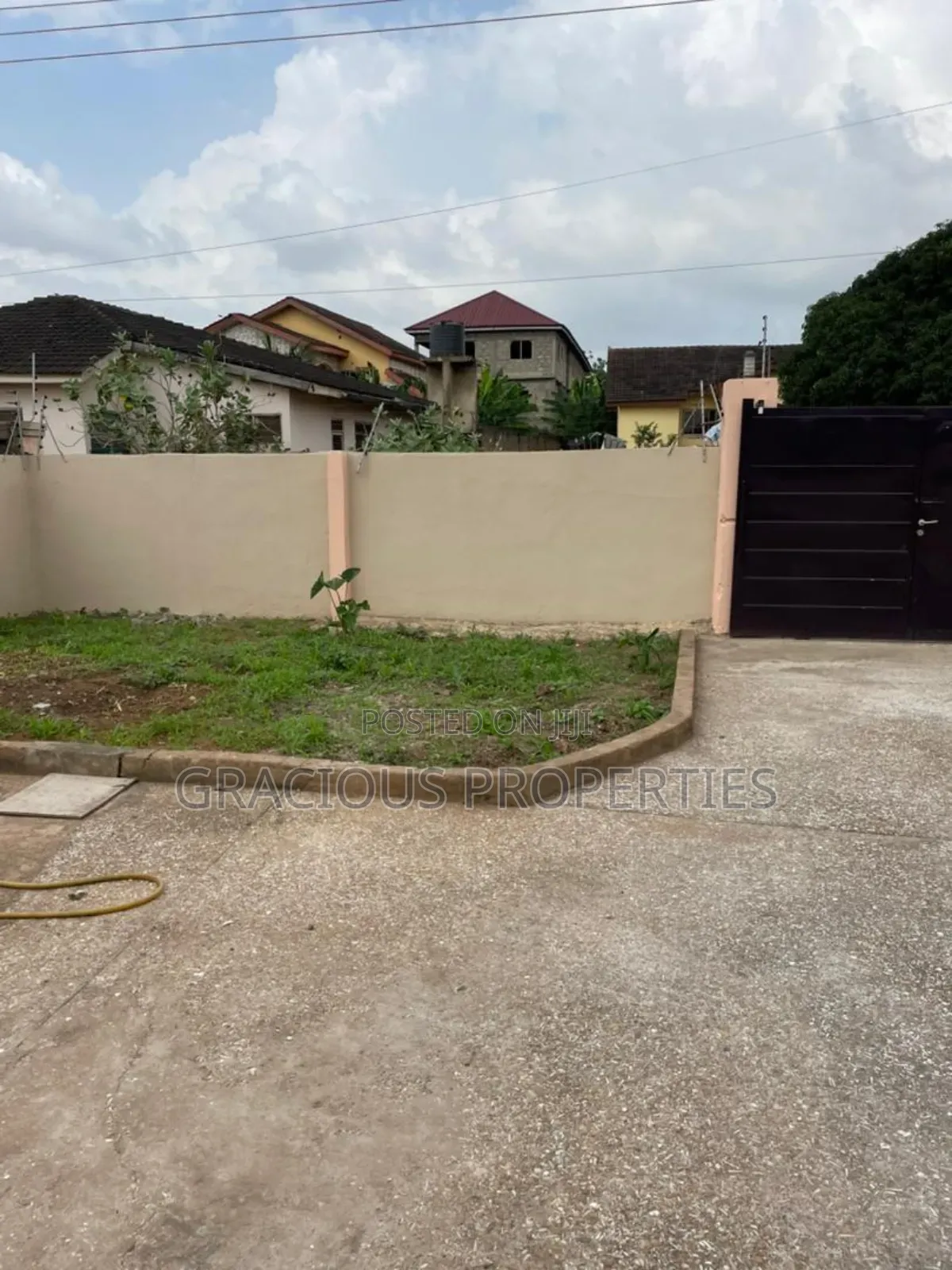 5bdrm House in Gracious Properties, Ofankor for rent