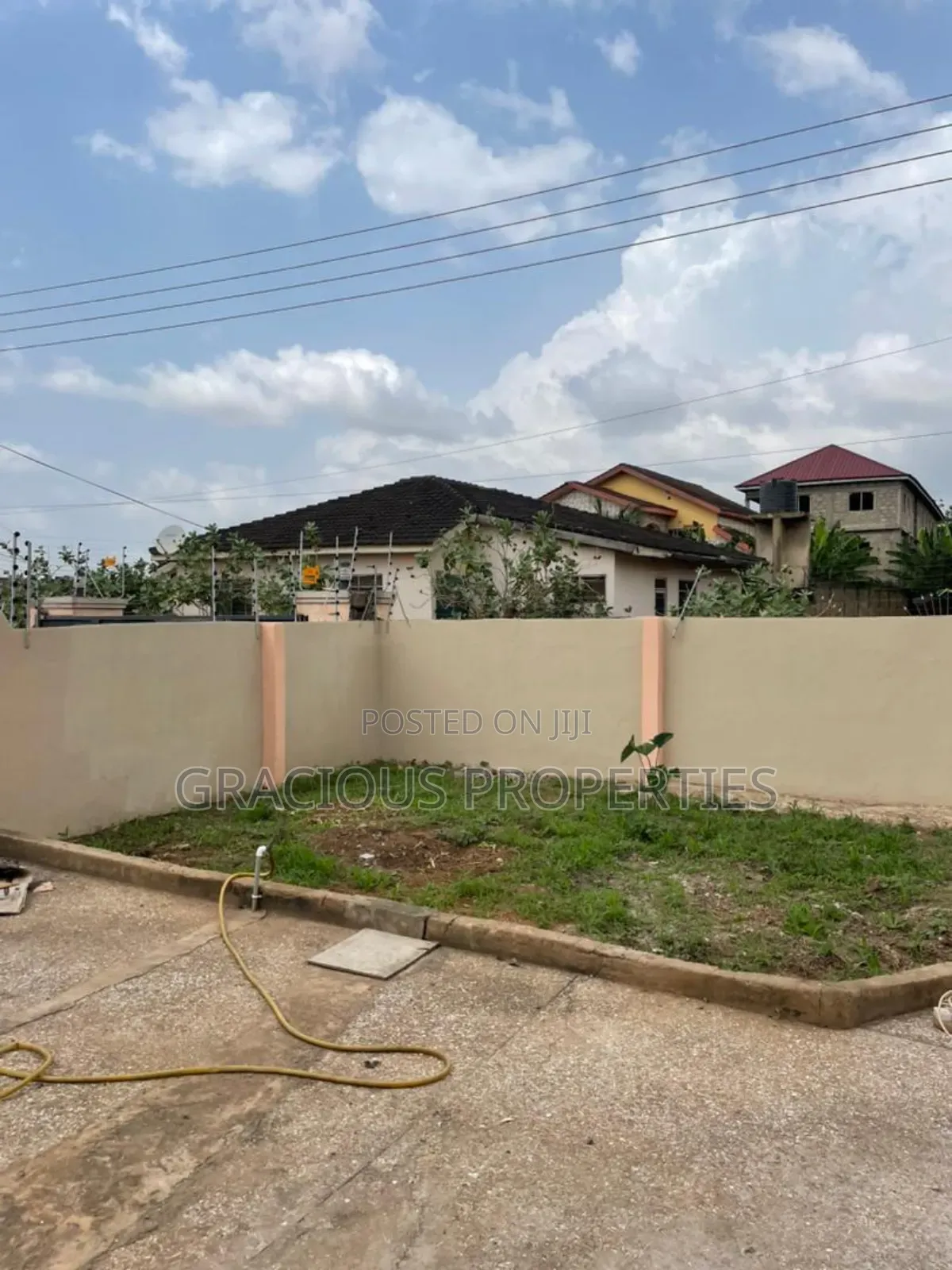 5bdrm House in Gracious Properties, Ofankor for rent