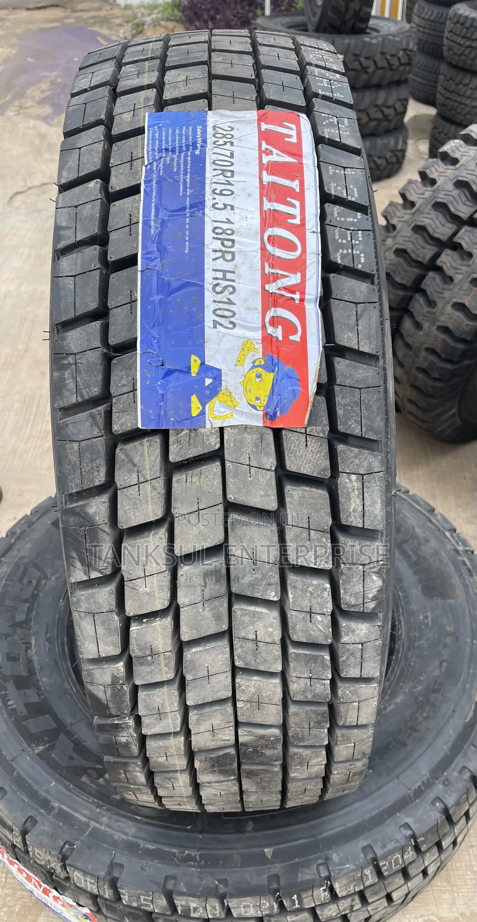 Taiton 285 70 19.5