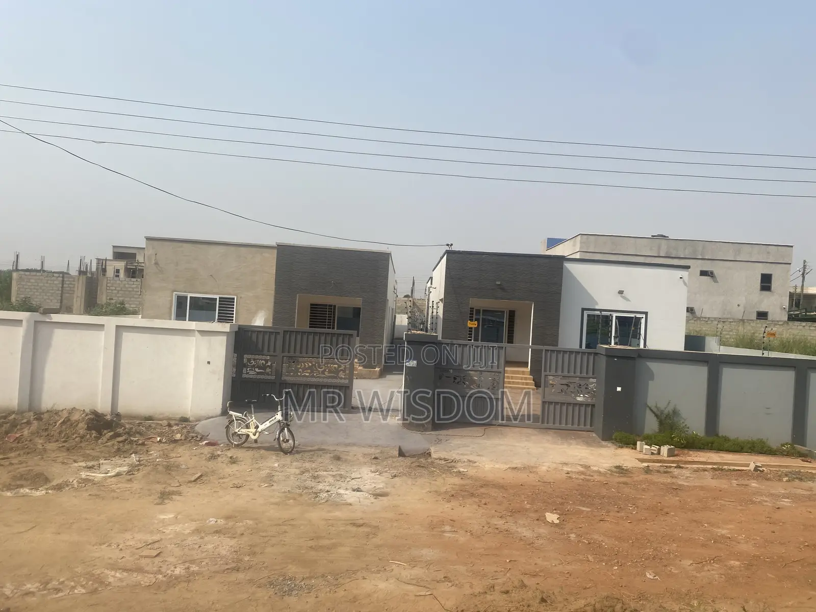 3bdrm Bungalow in Lakeside Estate, Ashaley Botwe for sale