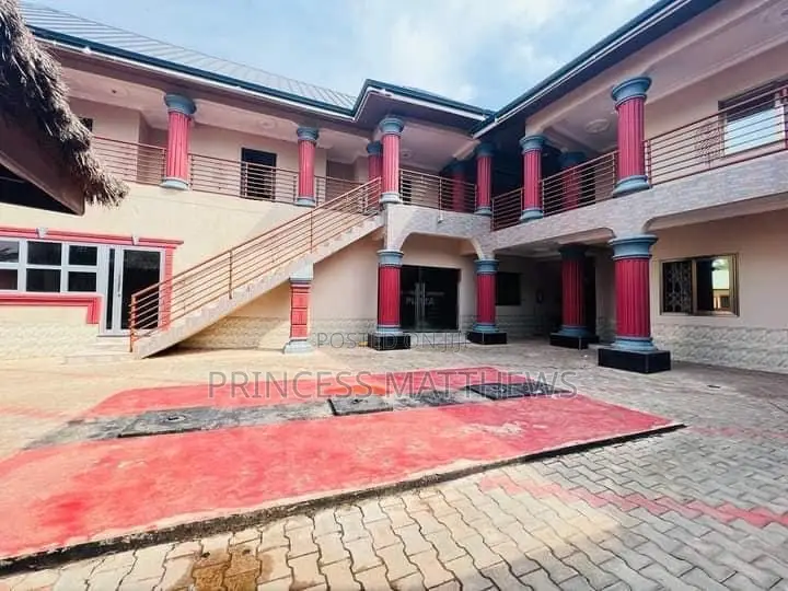 15bdrm Mansion in Ashongman Estate, Abokobi for sale