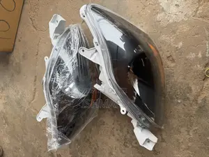 Toyota Yaris Headlight Black 2006-2010
