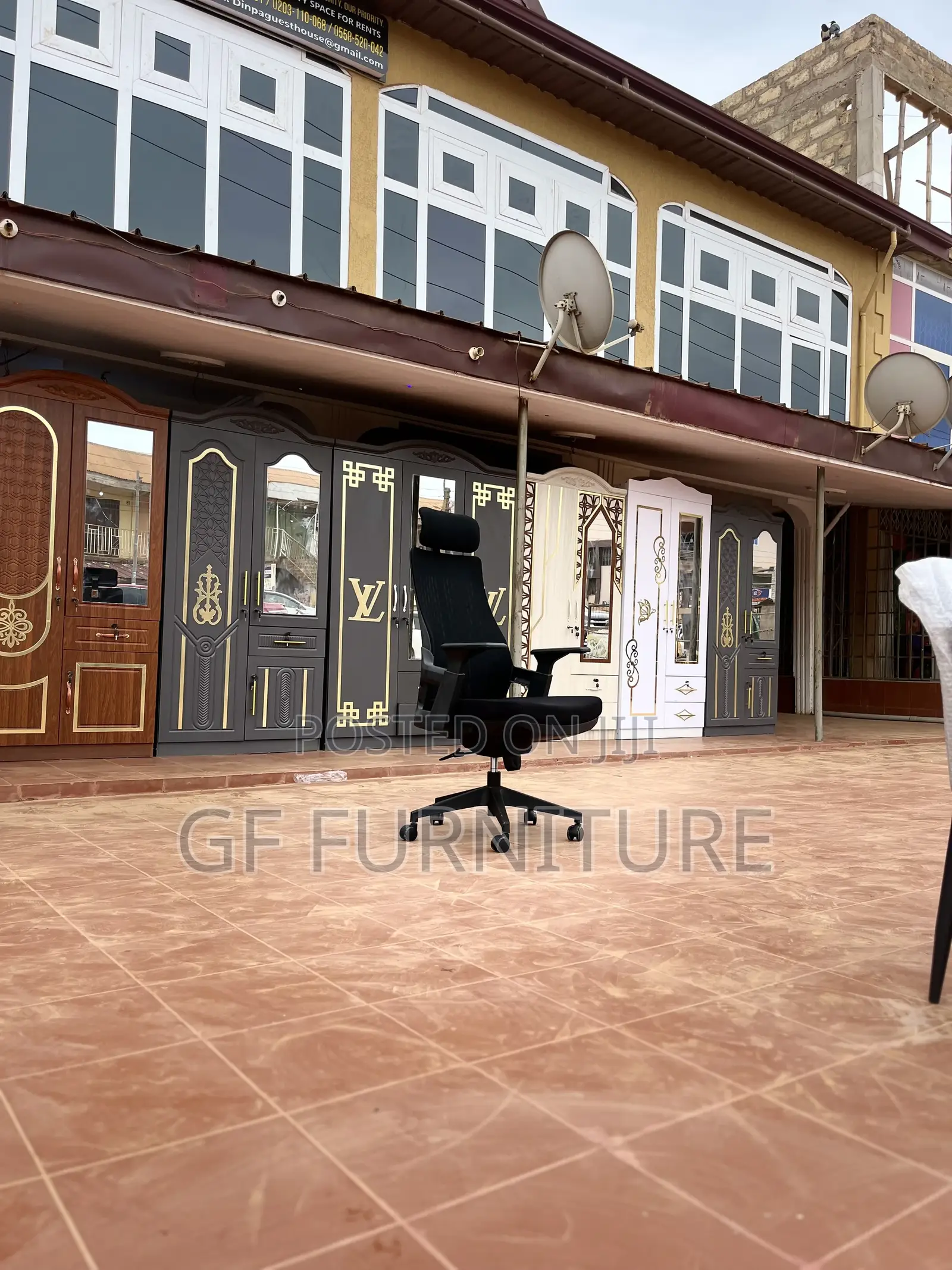 High-Back and Headrest Office Chair