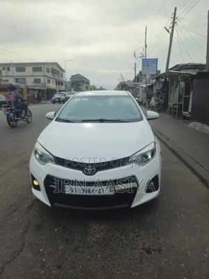 Toyota Corolla 2016 White