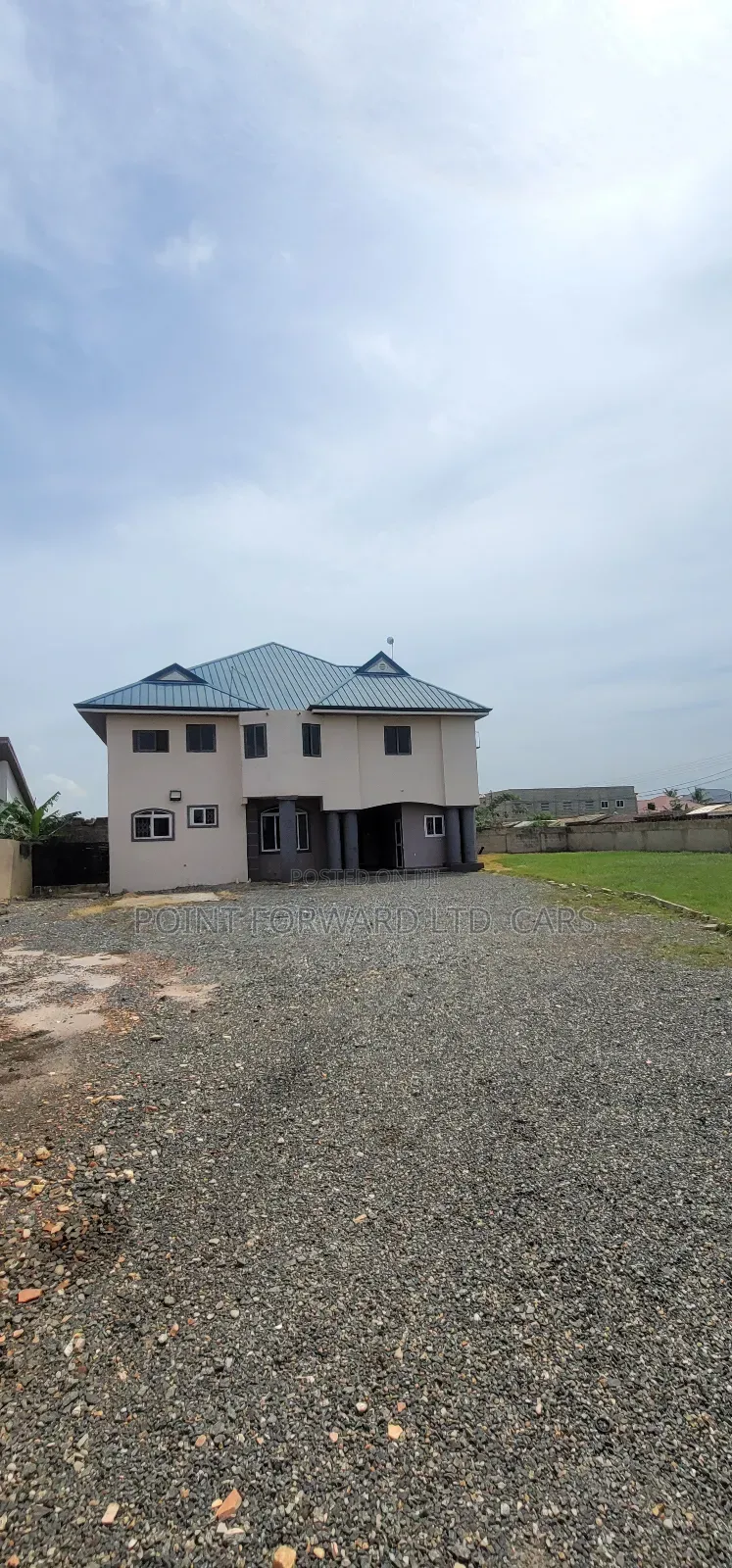 9bdrm House in Community 25 for sale