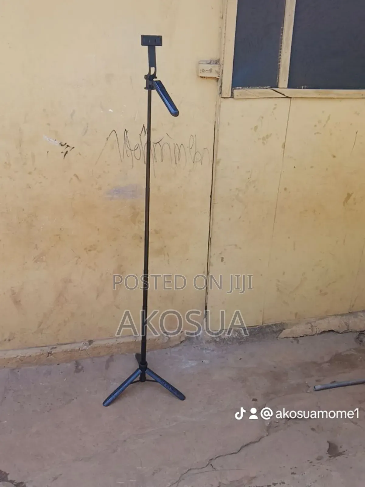 L16 Phone Tripod