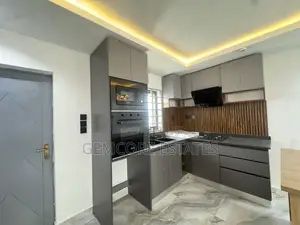 2bdrm Townhouse/Terrace in School Junction, Ashaley Botwe for sale