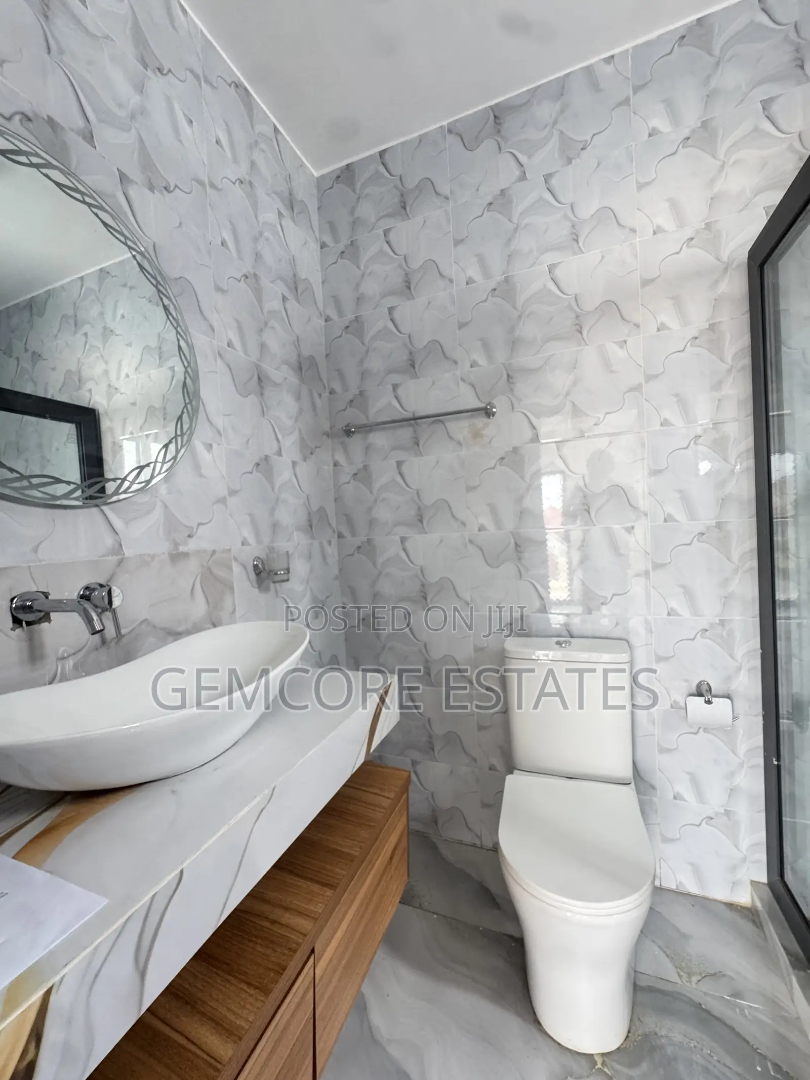 2bdrm Townhouse/Terrace in School Junction, Ashaley Botwe for sale