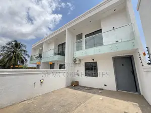 2bdrm Townhouse/Terrace in School Junction, Ashaley Botwe for sale