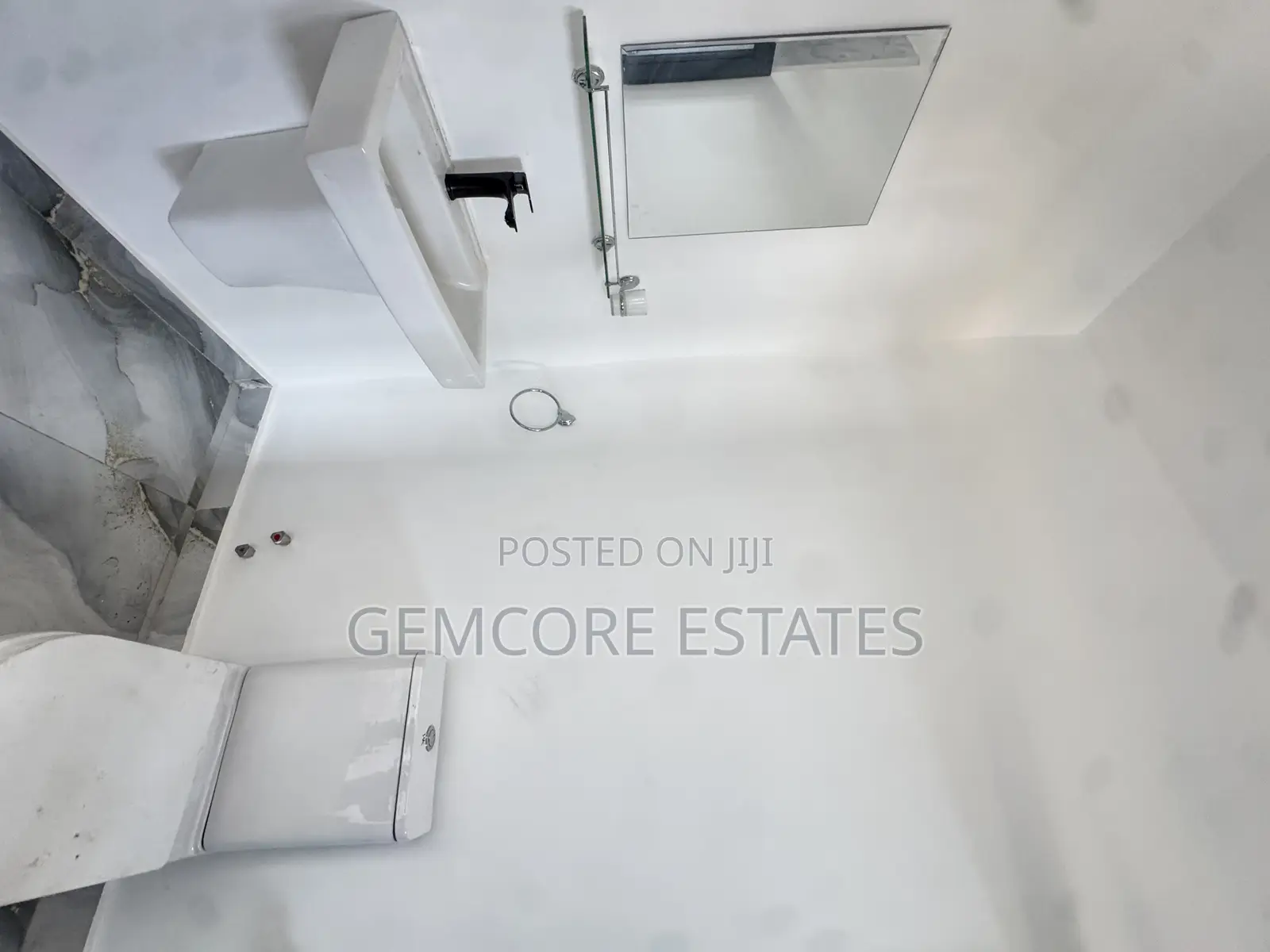2bdrm Townhouse/Terrace in School Junction, Ashaley Botwe for sale