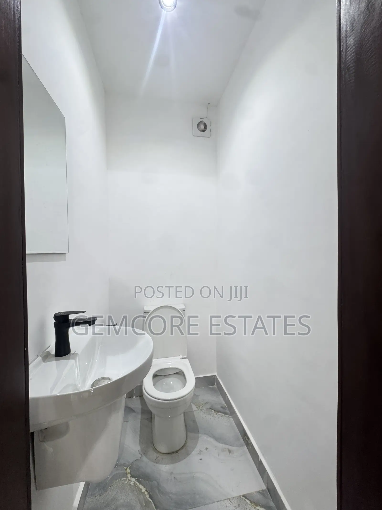2bdrm Townhouse/Terrace in School Junction, Ashaley Botwe for sale