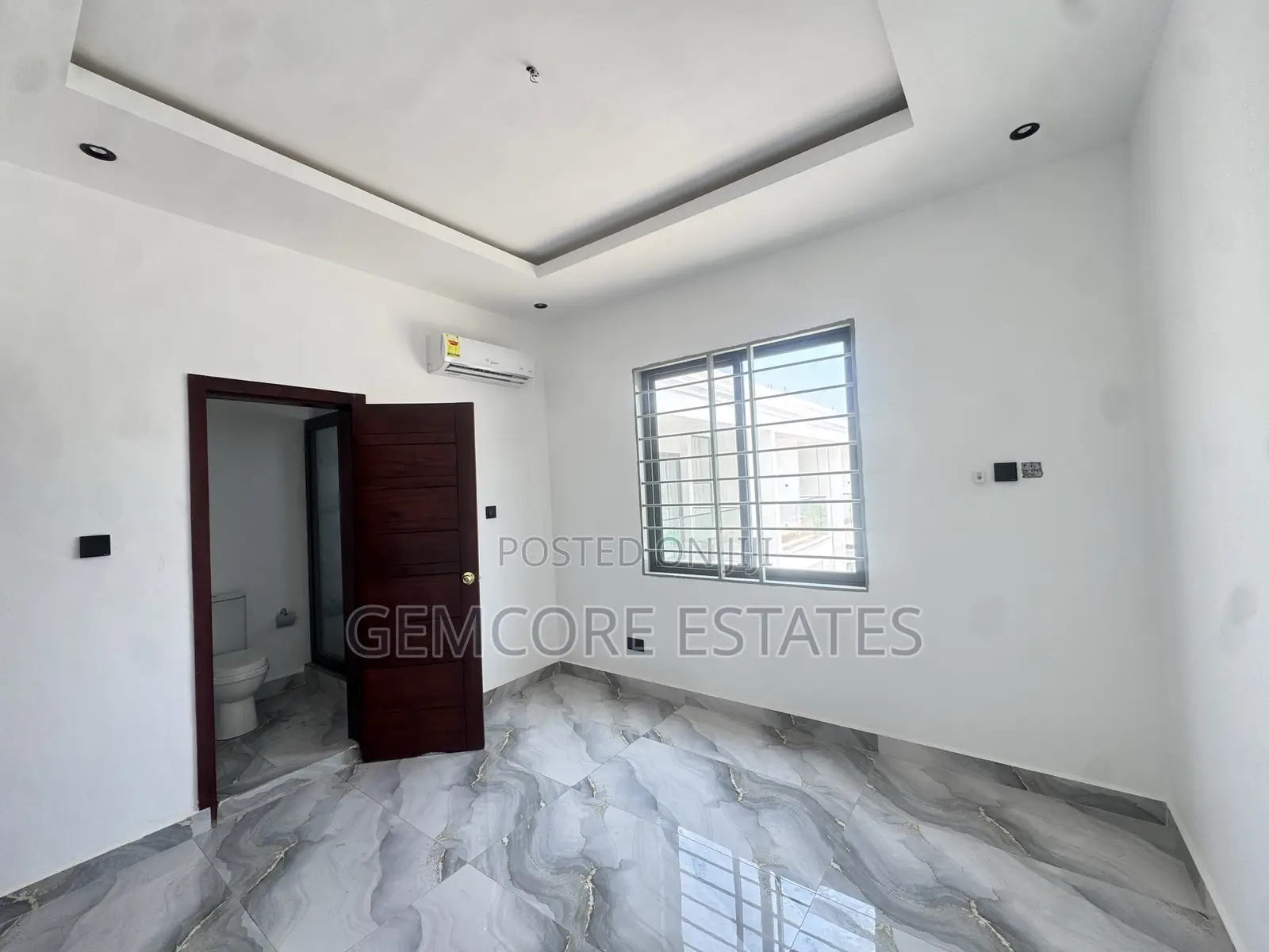 2bdrm Townhouse/Terrace in School Junction, Ashaley Botwe for sale