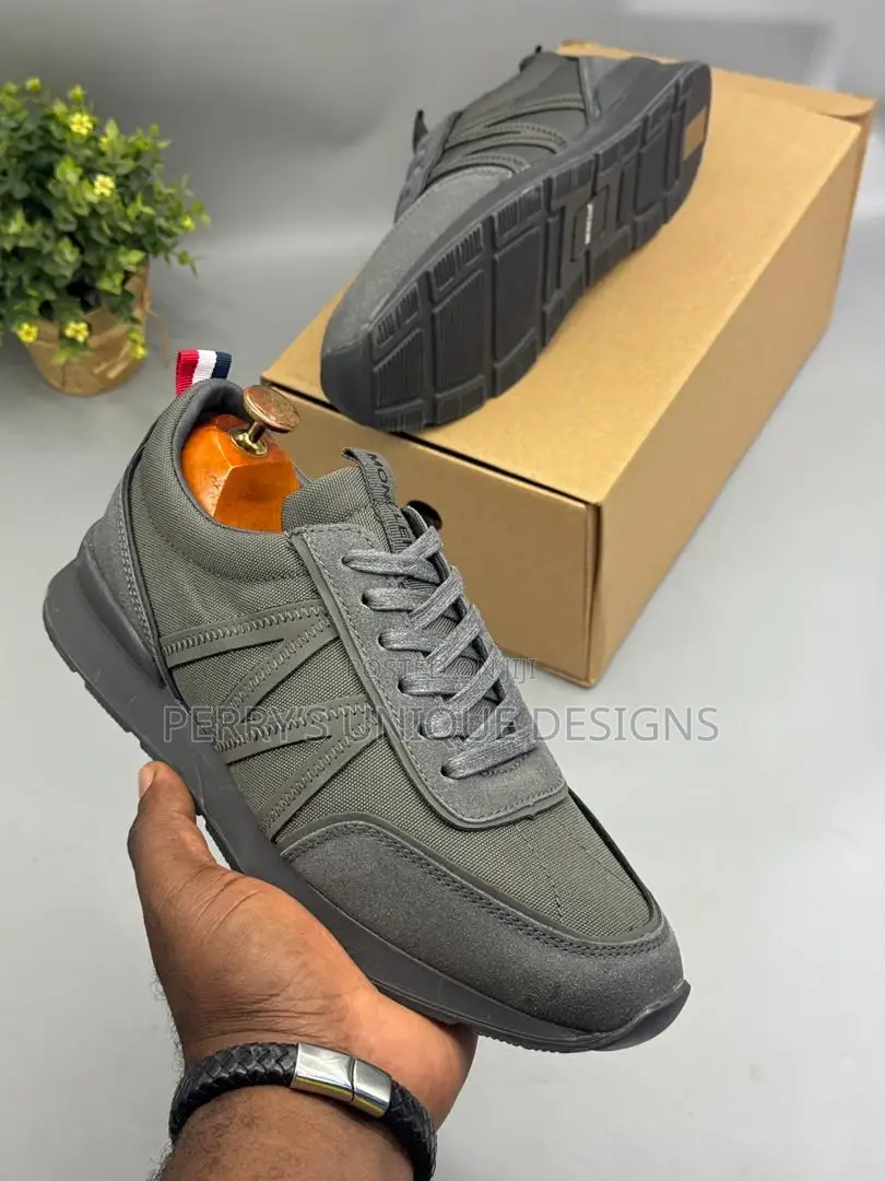 Urbanflex Shadowstride Sneakers