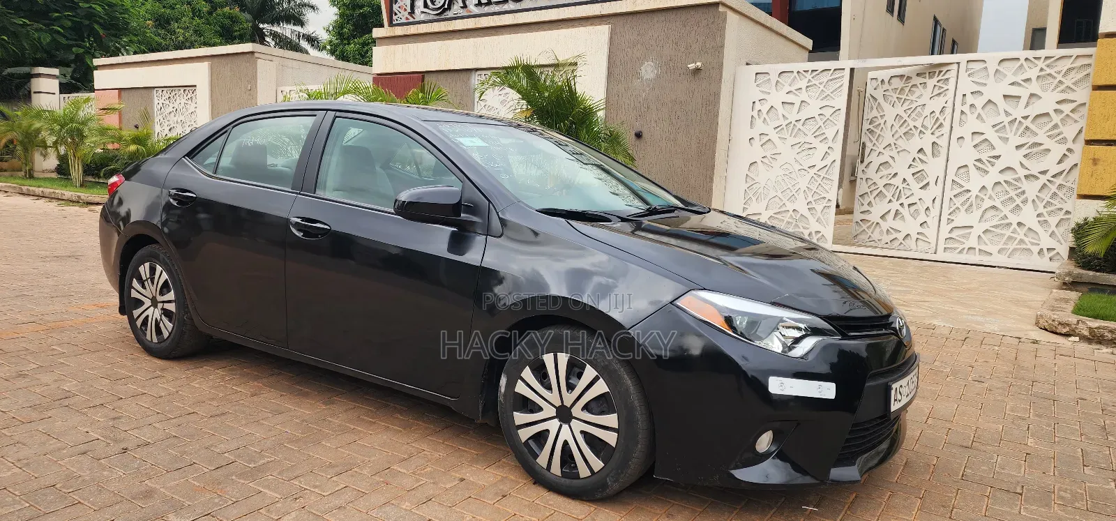 Toyota Corolla LE 4dr Sedan (1.8L 4cyl CVT) 2016 Black