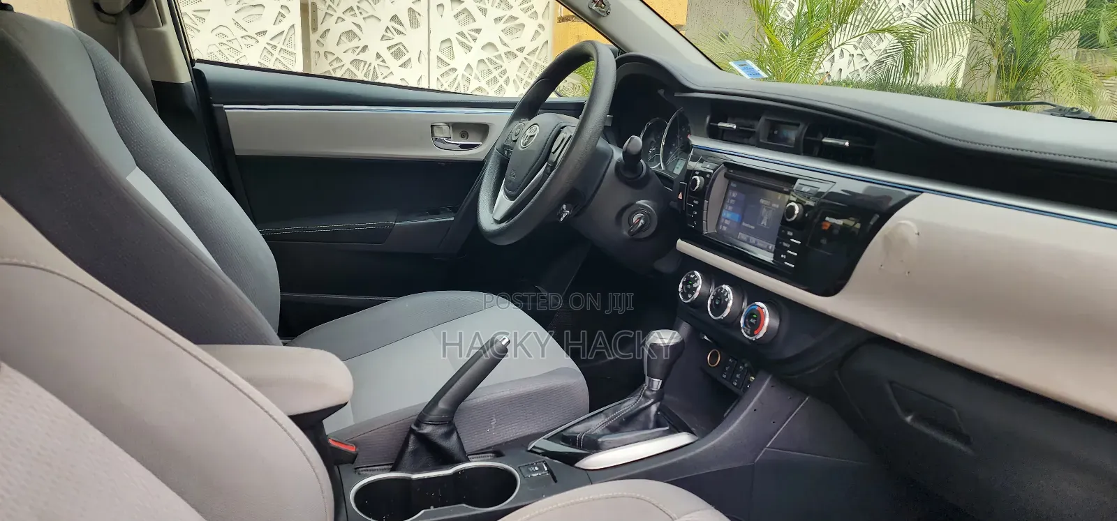Toyota Corolla LE 4dr Sedan (1.8L 4cyl CVT) 2016 Black