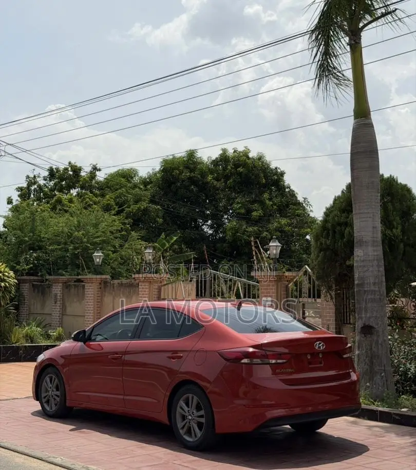 Hyundai Elantra 2017 Orange