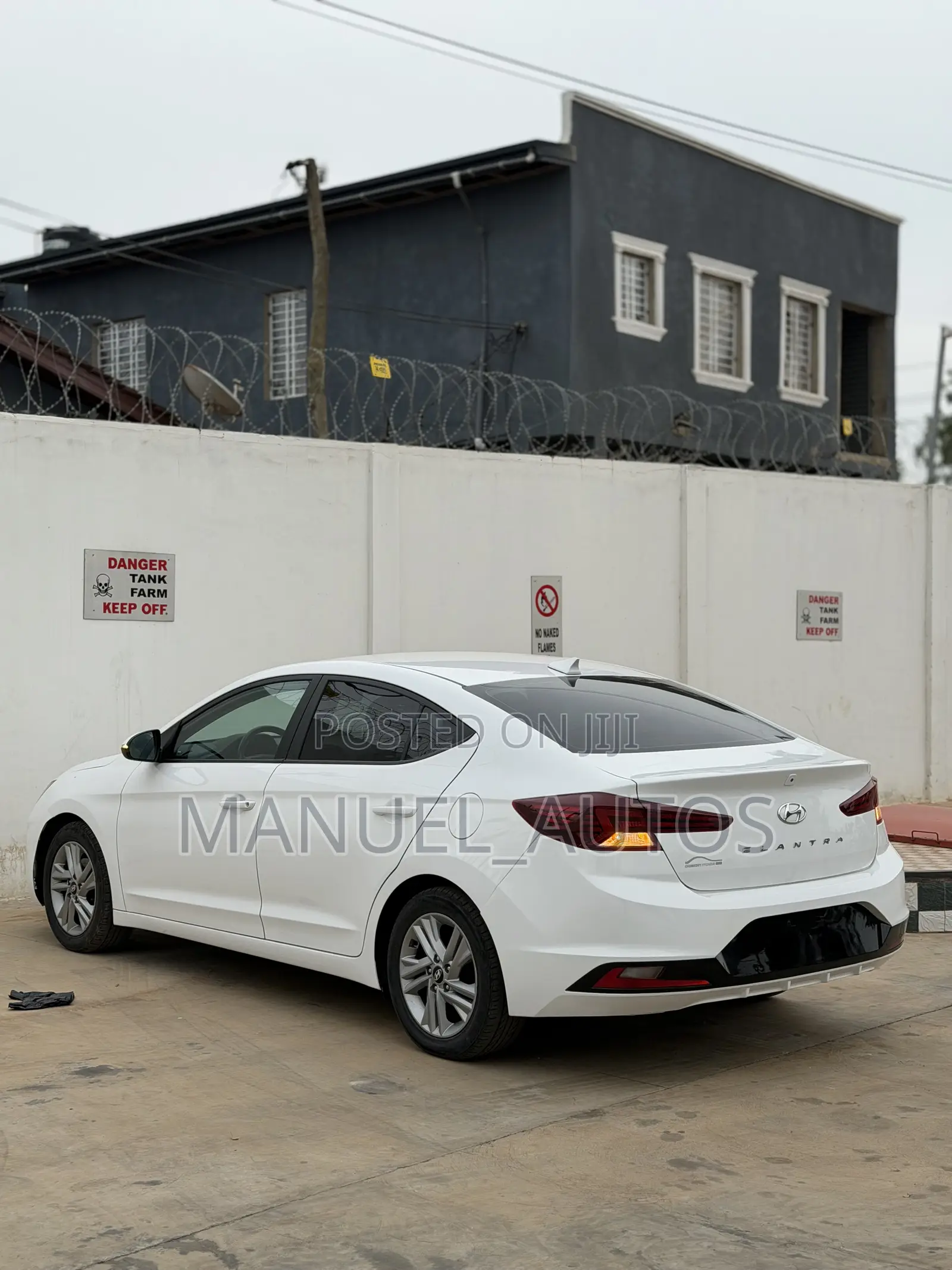 Hyundai Elantra 2019 White