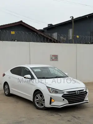 Hyundai Elantra 2019 White