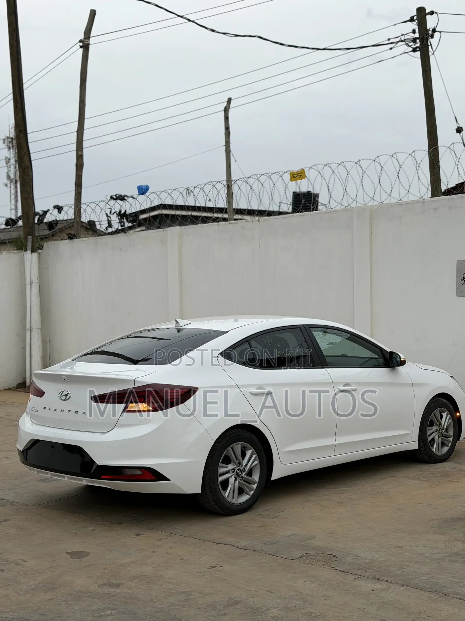Hyundai Elantra 2019 White