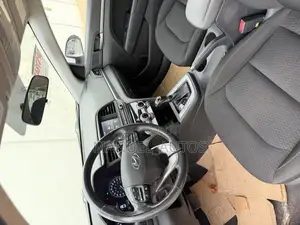 Hyundai Elantra 2019 White