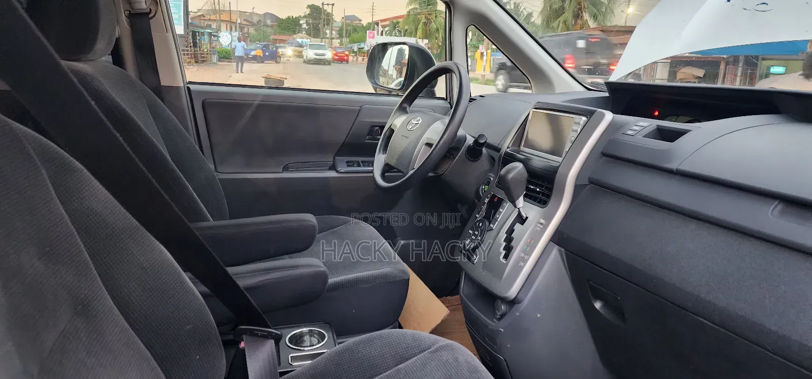 Toyota Voxy 2013 Silver