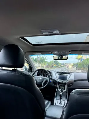 Hyundai Elantra Limited Sedan FWD (1.8L 4cyl 6A) 2013 White